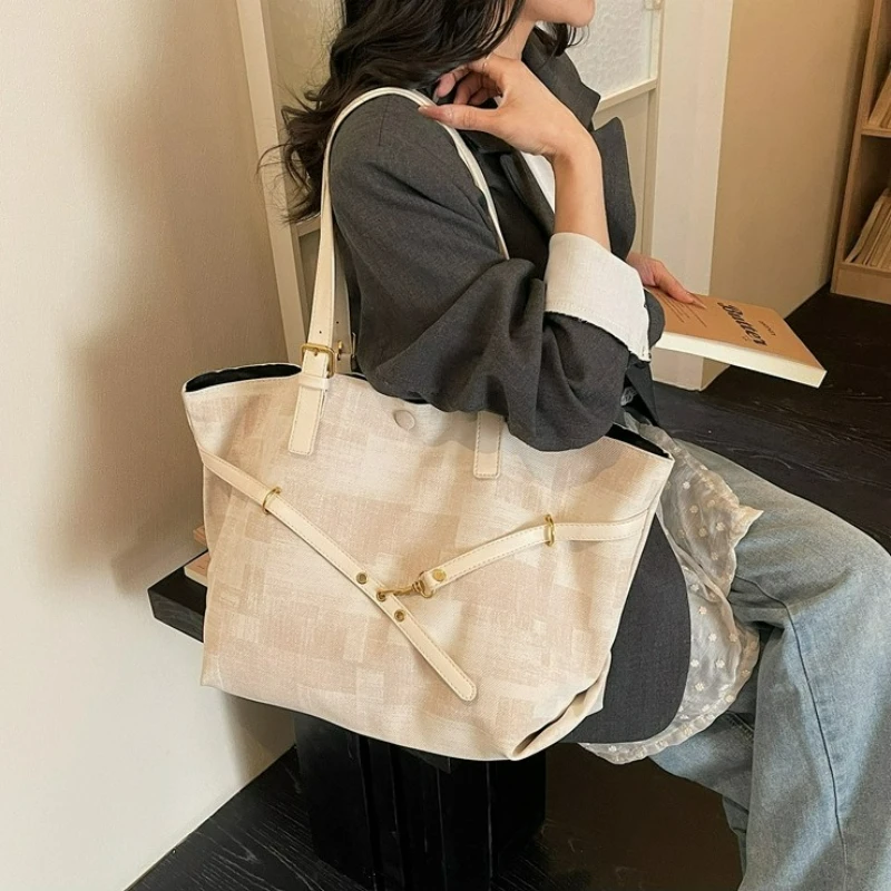

New Style Casual Large-capacity Handbag, Fashionable and Lightweight Large-capacity Shoulder Tote Bag Suitable for Women To Use