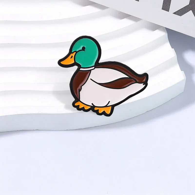 Cute Mallard Duck Brooch Enamel Pin Cartoon Green Head Orange Beak Wildlife Bird Brooch Lapel Bag Badge Jewelry Gift for Friends