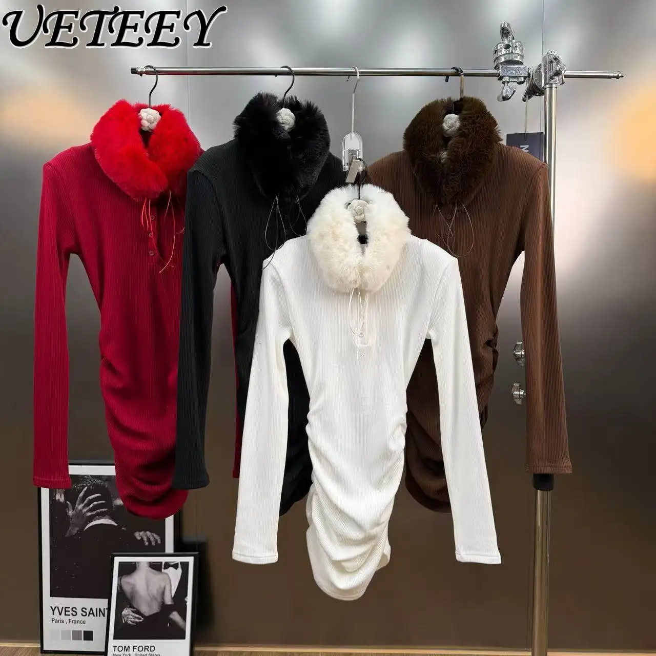 Zimowa sukienka dzianinowa z odpinanym futrzanym kołnierzem, długi rękaw, damska, zapinana na guziki, dopasowana, ocieplana, ciepła sukienka swetrowa o średniej długości.