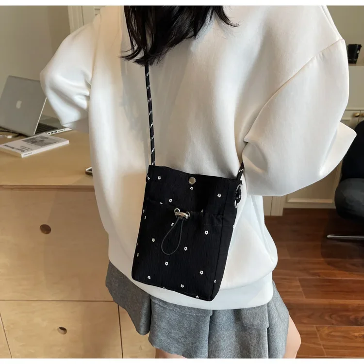 Kreative Falten-Tasche Neue Mode Trendige Umhängetasche Vielseitige Einzel-Schulter-Handytasche Aufbewahrung und Dekoration – Detail 30