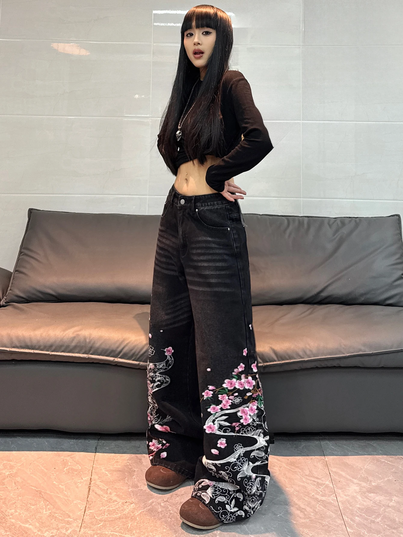 1 Pc American-Style Vintage Floral Embroidery Loose Jeans, Urban Fashionable And Versatile Black Wide-Leg Pants For Women