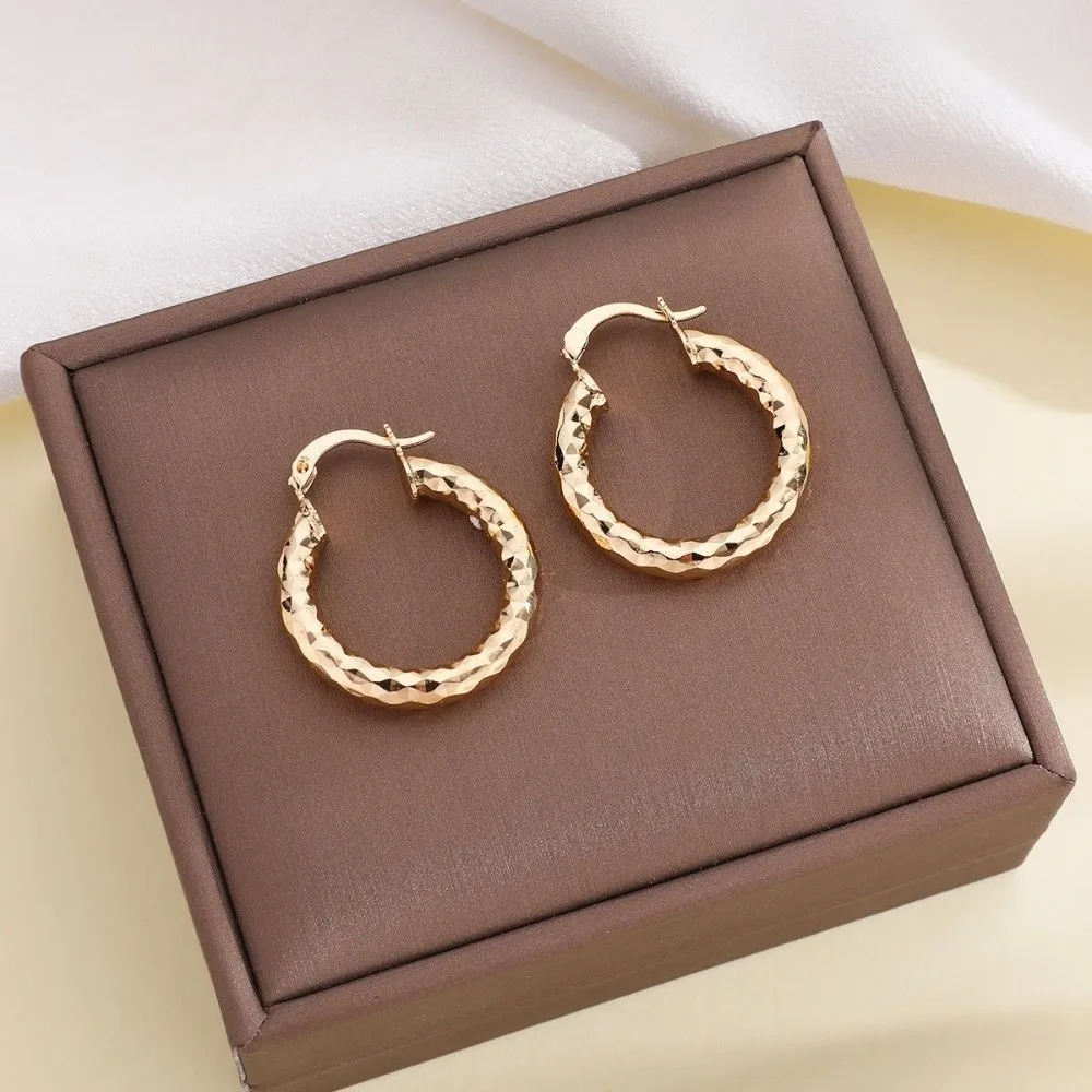 بسيطة الحد الأدنى هوب أقراط خفيفة الوزن الذهب اللون القرط الأطواق مزاجه الذهب هوب أقراط للنساء