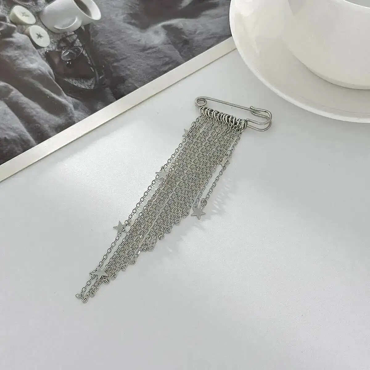 

KunJoe Fashion Metal Stars Tassel Brooches for Women Vintage Cool Silver Color Pentagram Brooch Pins Clothing DIY Accessories