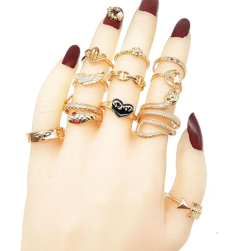 30pcs/Lot Wholesale Personality Mix Style Finger Rings For Women New Snake Black Enamel Heart Wing Butterfly Flower Jewelry Girl