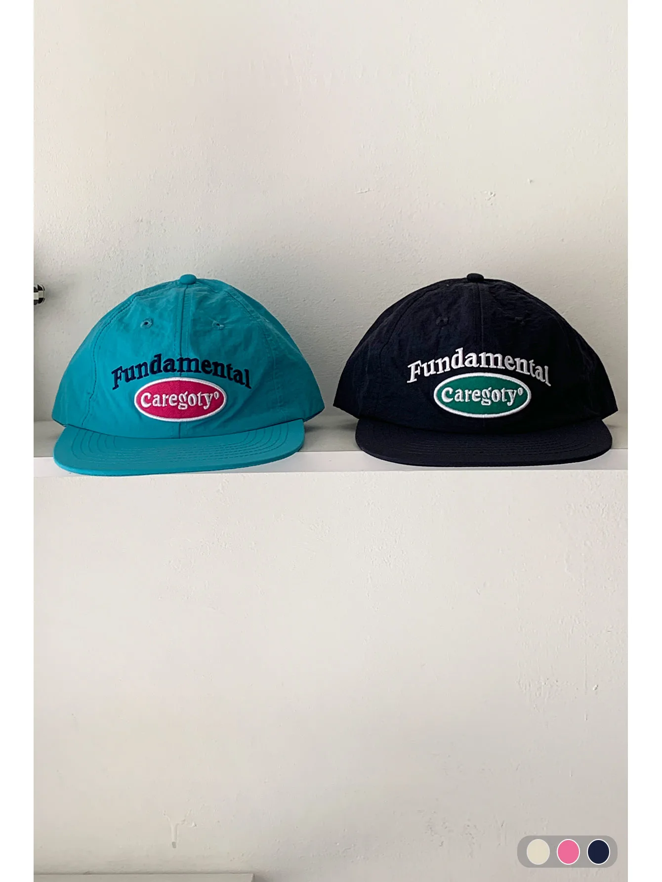 قبعة مسطحة ذات حافة مسطحة سريعة الجفاف للنساء صيفية قابلة للتنفس ورقيقة على الموضة في الشارع قبعة بيسبول للنساء بحروف صيفية