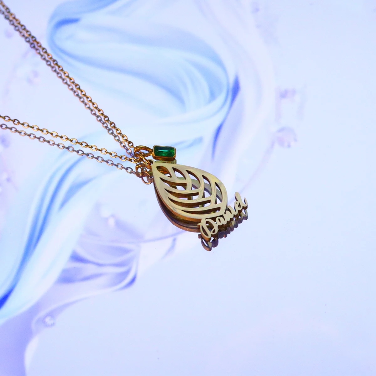 

Chandler Custom Name Leaf Necklace Stainless Steel Pendant Feather Chain Necklaces Lucky Jewelry For Female Wedding Gift