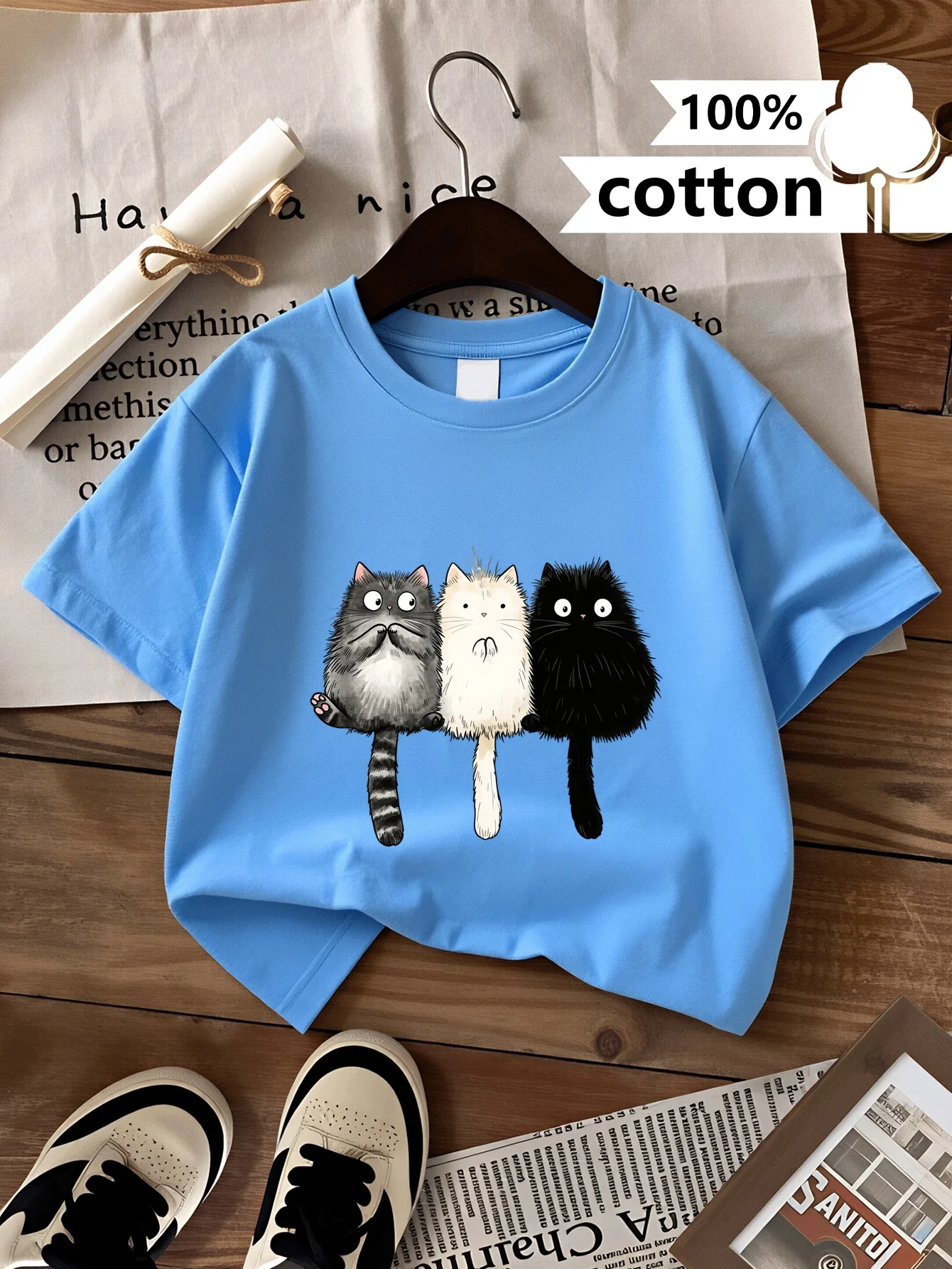 Cute Children with Three Cats Sitting Together, A Printed T-shirt with A Round Neck Summer Wear for Parents and Children