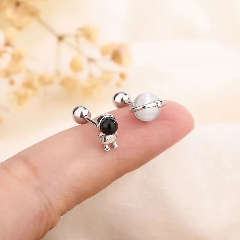 Korean Creative Zirconic Astronaut Piercing Screw Ball Stud Earrings For Women Girls Simple Moon Star Party Jewelry Accessories