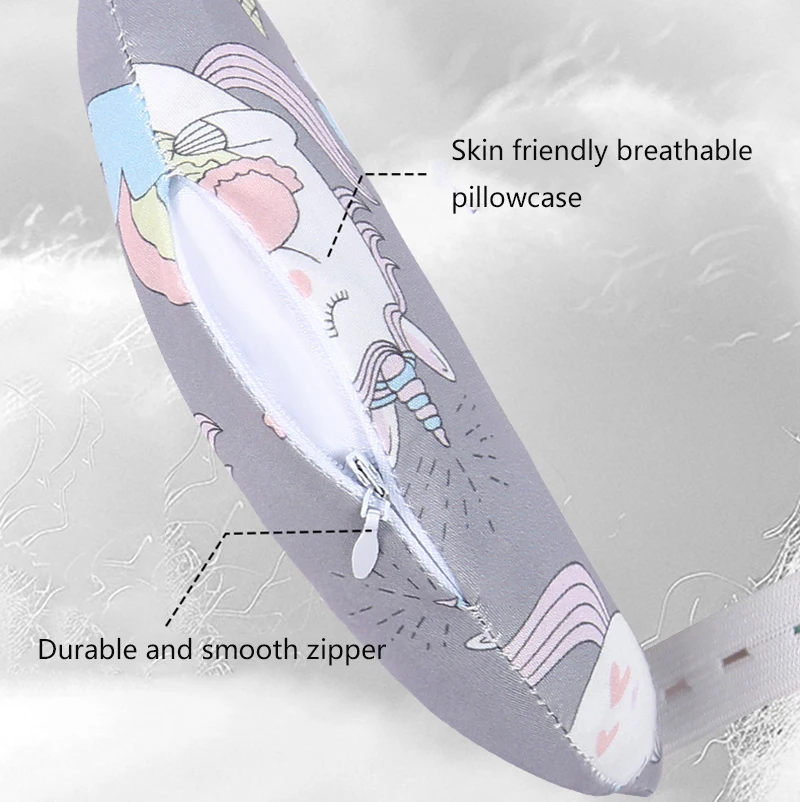 Babykissen für Neugeborene, weich, atmungsaktiv, halbmondförmige Kissen, Cartoon-Druck, Nackenkorrekturkissen für Babys, Kleinkinder von 1–3 Jahren – Detail 5