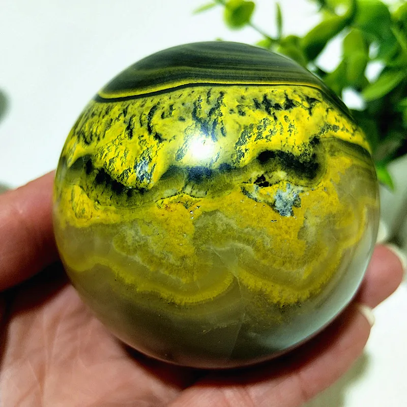 A Natural Crystal Bumblebee Ball Meditation Witchraft Energy Spiritual Healing Feng Shui Crystal Home Ornaments