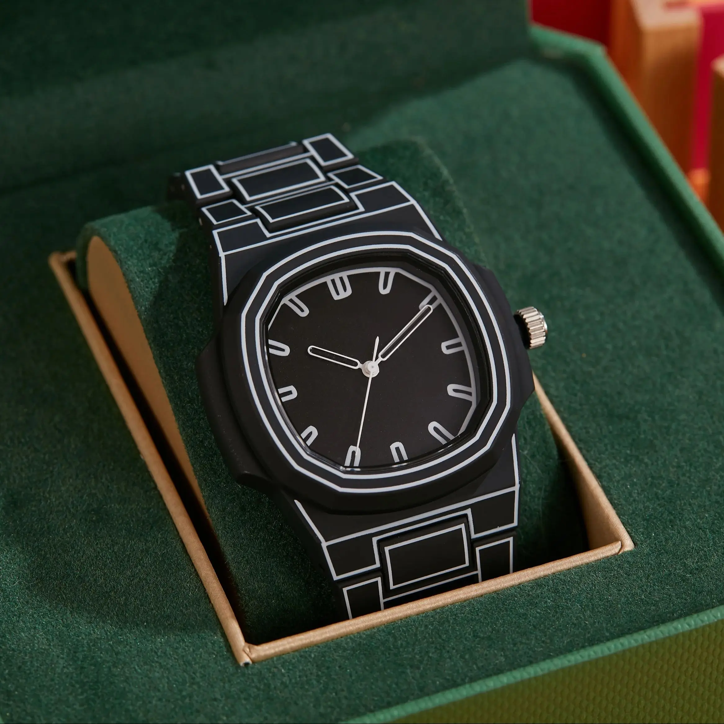 

Новые креативные часы 2026 года с линейным рисунком для мужчин и женщин, восьмиугольный корпус, водонепроницаемые кварцевые часы, силиконовый ремешок, повседневные наручные часы