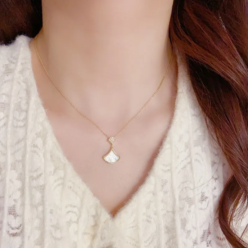 White Shell Mother of Pearl Skirt Shape Pendant Necklace for Women Sparkling Zircon Diamonds Choker Sterling Silver Jewelry Gift