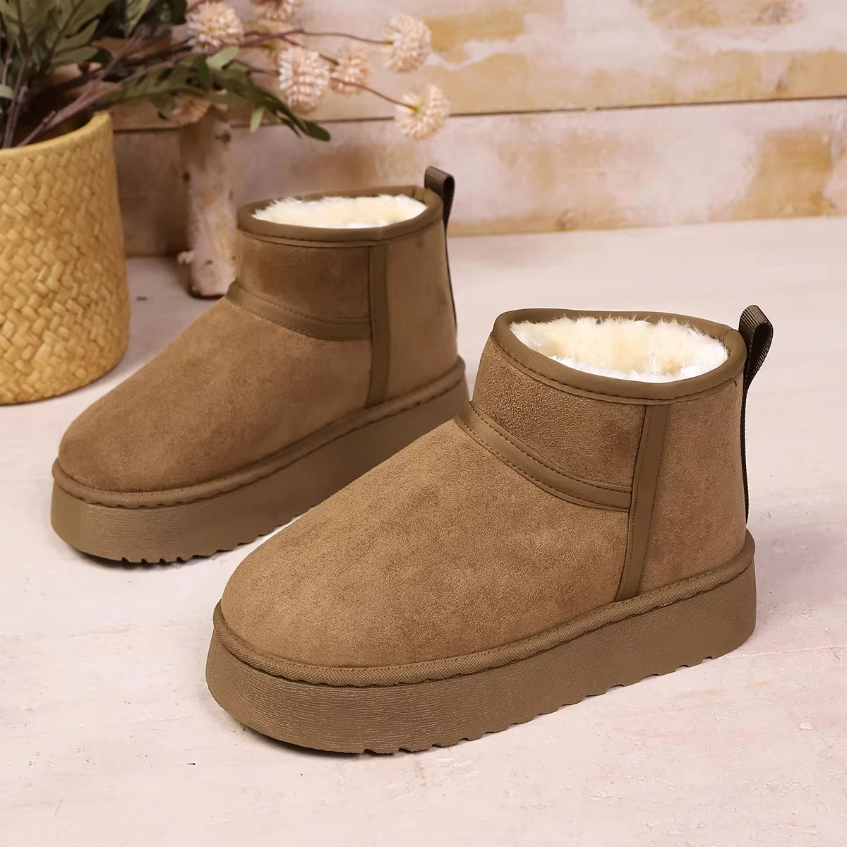 Designer 2026 Neue Winter Trendige Damen Schneestiefel aus Wildleder Modisch Gefüttert mit Plüsch Flach Warm und Bequem Damen Schneestiefel – Detail 23
