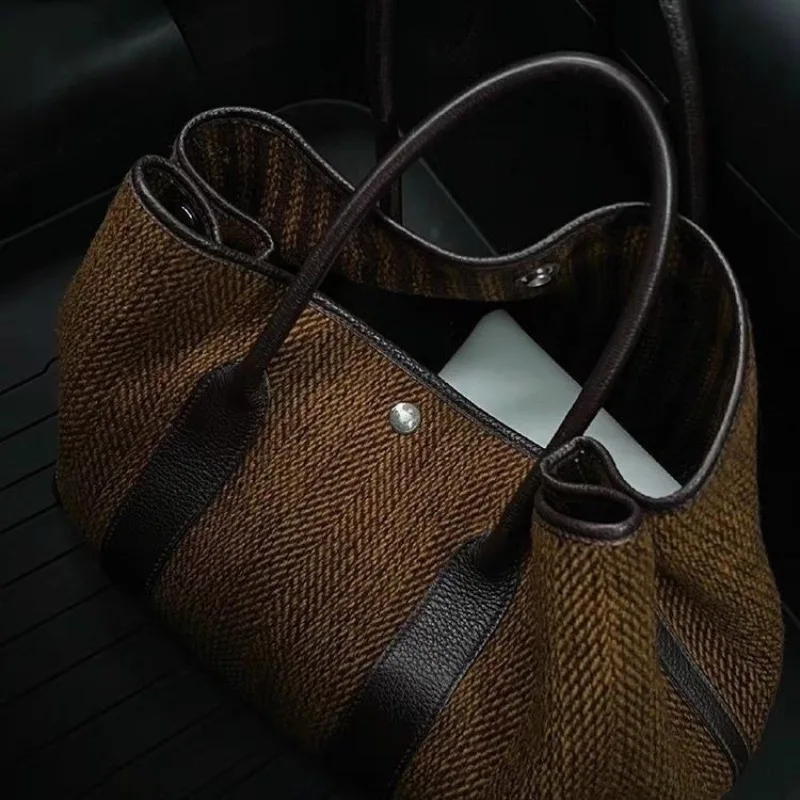 Autumn/winter New Women Bag with Fashionable Temperament Single Shoulder Hand-held Large Bags Simple and Versatile Backpacks