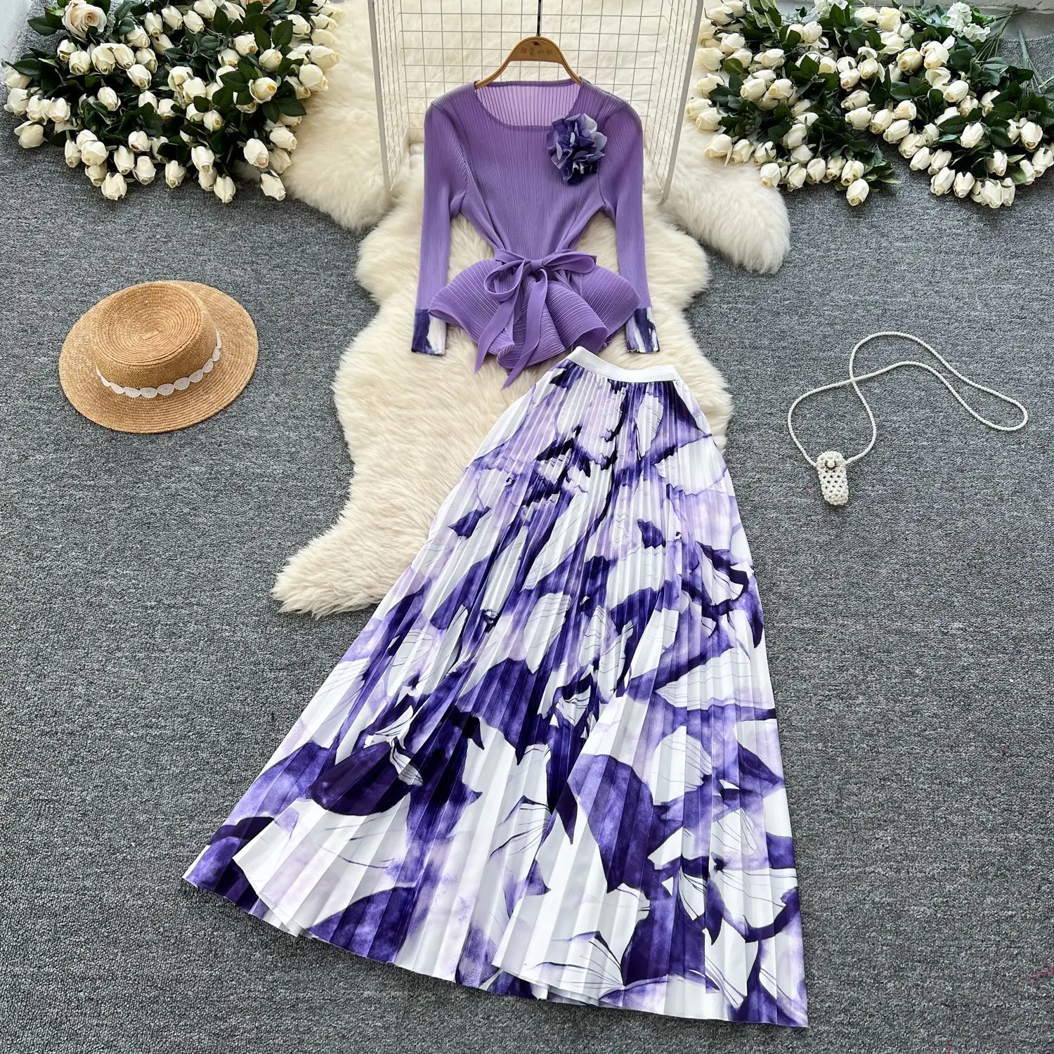 

Сложенный зарубежный трехмерный цветочный топ с нерегулярной талией, плиссированная юбка с высокой талией и принтом