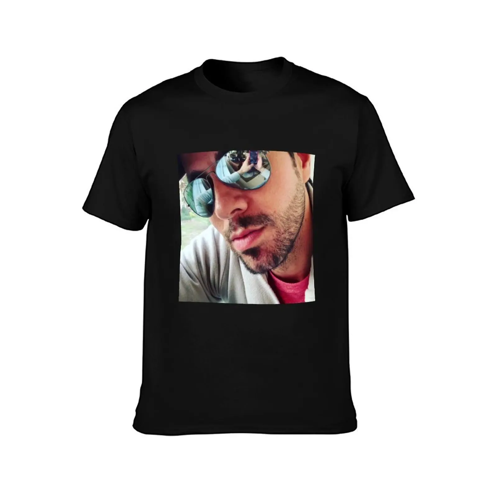 Enrique Iglesias T-Shirt aesthetic clothes anime shirt graphics mens t shirts top quality