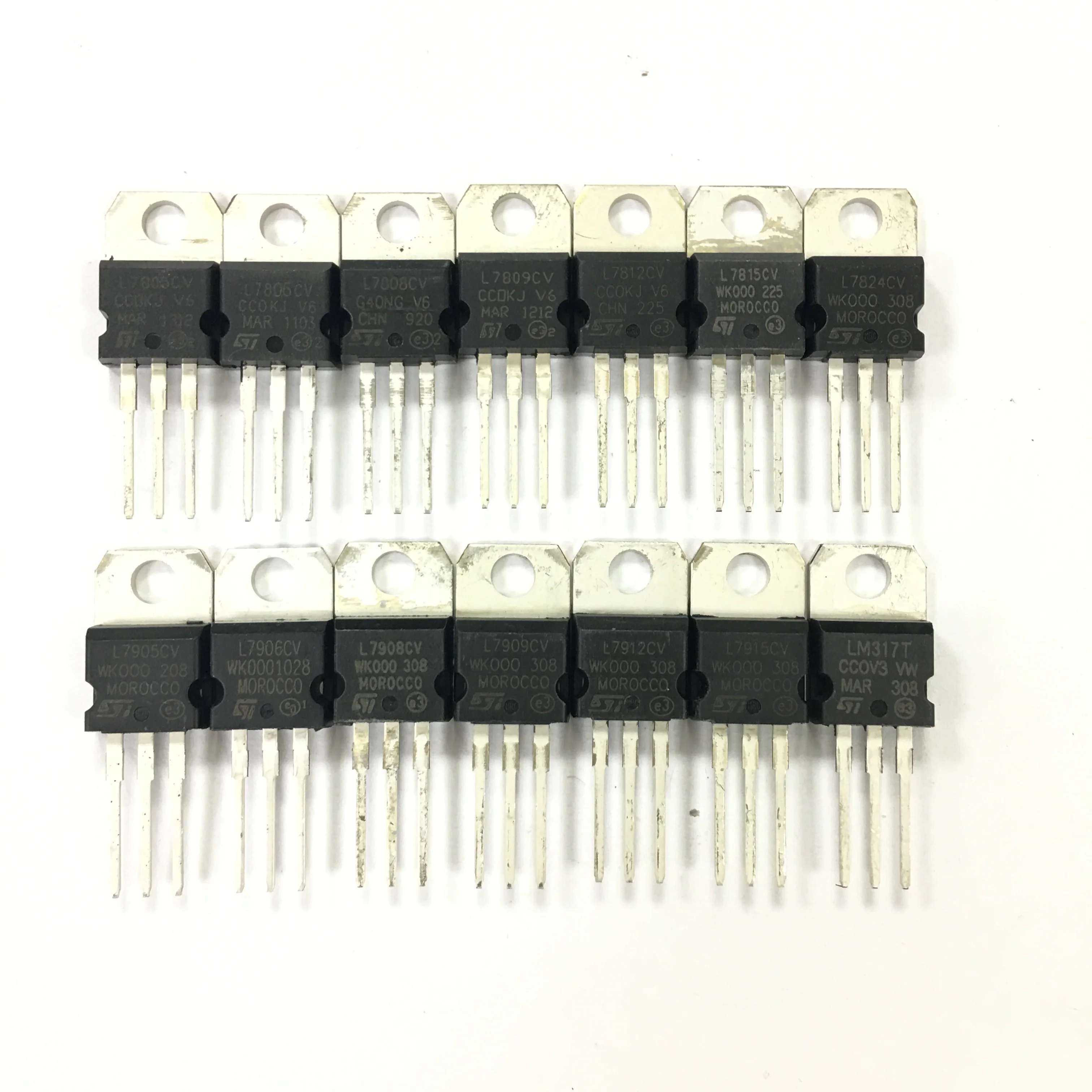 14Kinds Transistor L78-L79 L7805 7806 7808 7809 7812 7815 7824 79057906 7908 7909 7912 7915Cv Lm317t To-220 In Stock