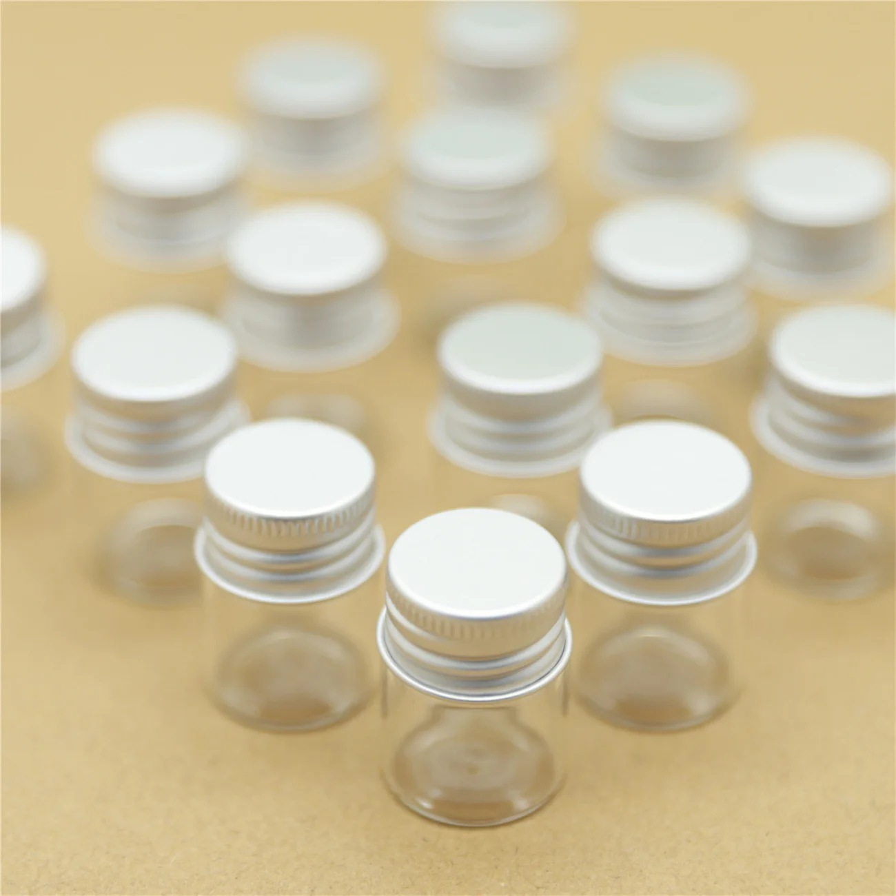 Wholesale 12/50/100 pcs/lot Tiny Glass Jars 5ml Glass Bottles Silver Screw Cap Mini Containers GLASS Decorative Vial