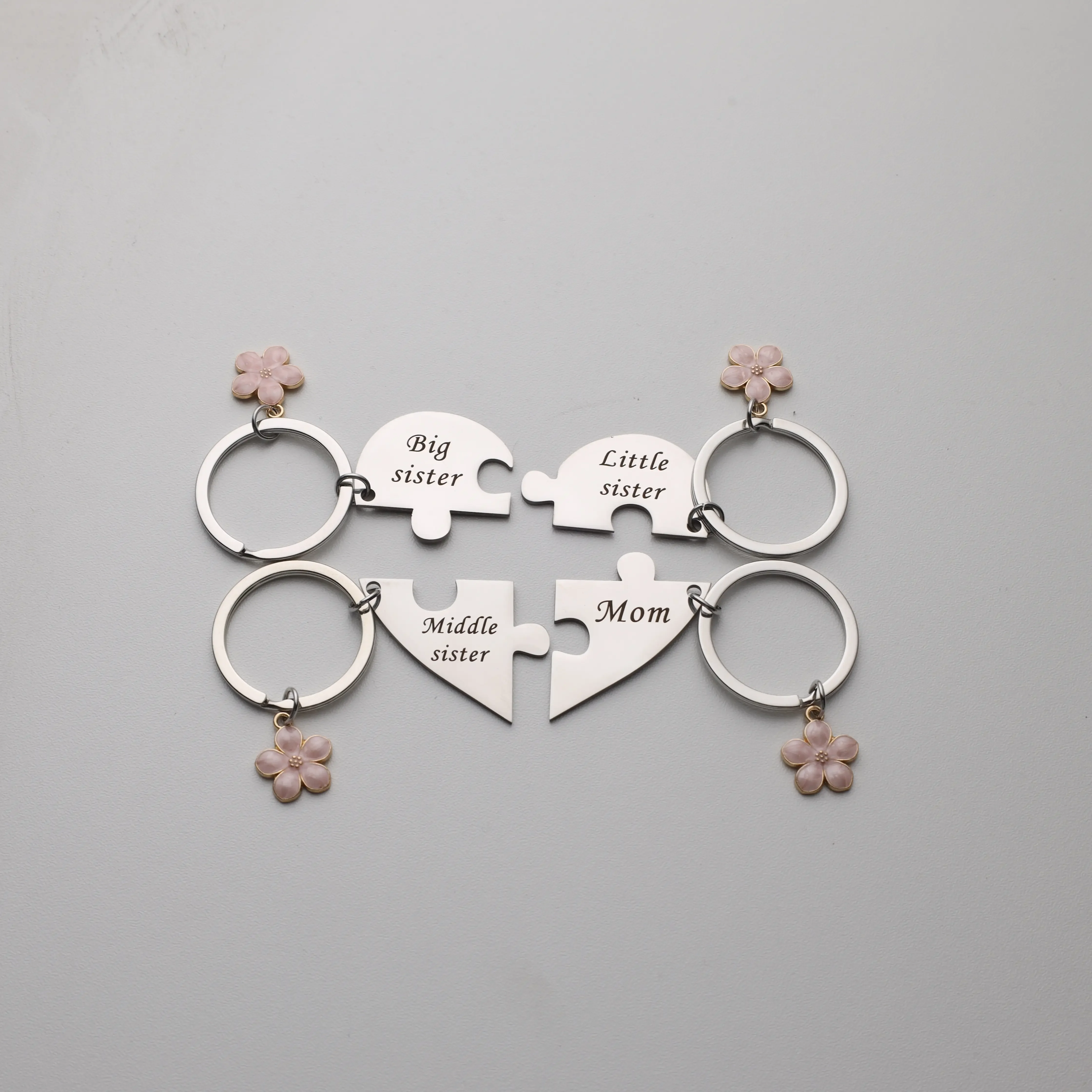 Mother Daughter Keychain for 4,Mother Big Sister Middle sister Little Sister Keychain for 4, Sweet Meaningful Gift for Mom for Mother's Day, Birthday, Christmas or Just Because
