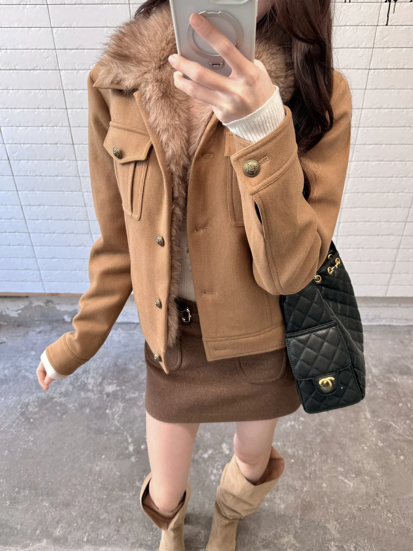 

Womens A-Line Skirt with Decorative Belt And Metal Bule in Woolen Material Slimming Sle for Winter Season