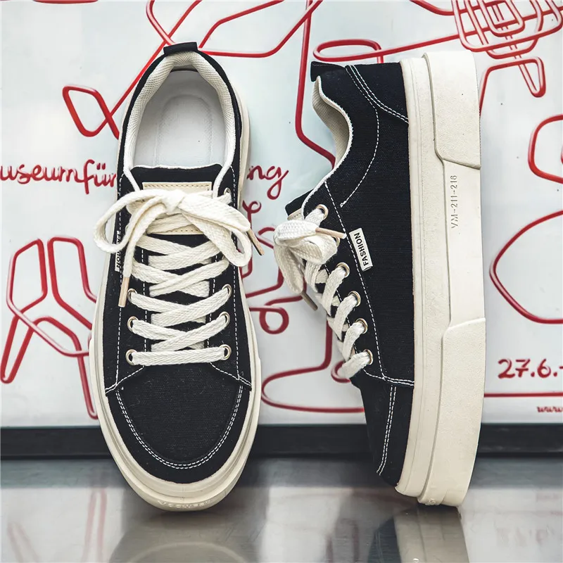 Spring New Men's Breathable Casual Thick-Soled Low-Top Fashion Versatile Black Basic Canvas Shoes Trendy Skateboard Shoes Suitable for Outdoor Sports and Daily Wear
