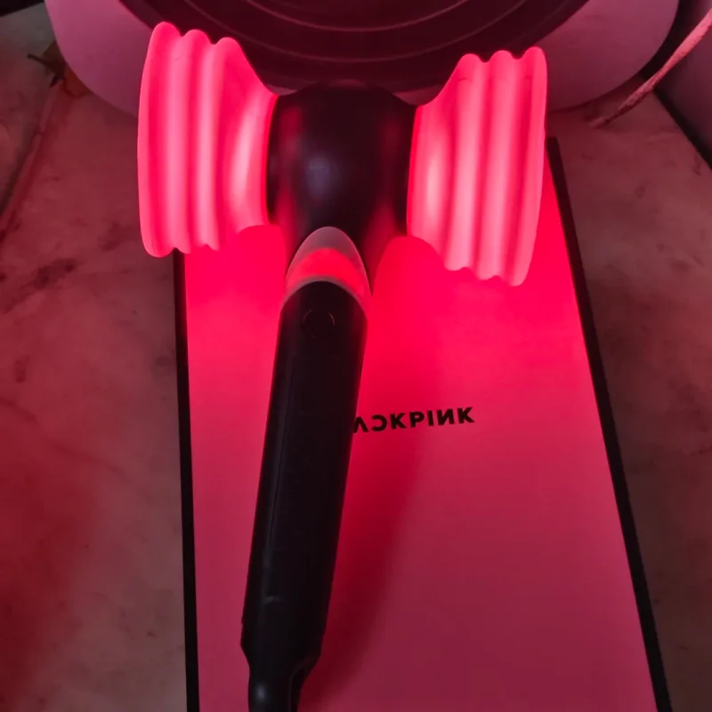 

Ограниченная серия Pink Hammer 2-го поколения Fan Hammer Light Фигурка Модель местного стока Молоток Свет Поддержка Свет Подарок