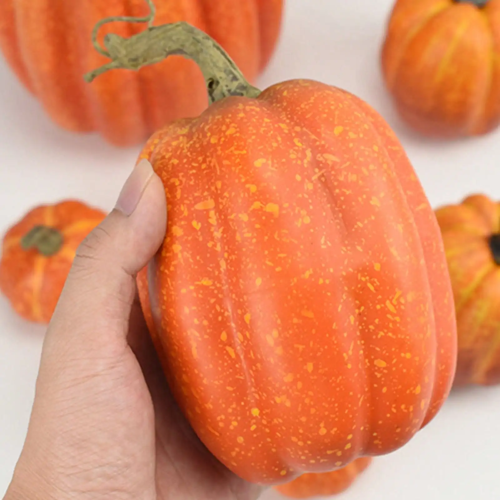 القرع الرغوي المزيف لزينة الهالوين مجموعة حلي اليقطين الاصطناعية الواقعية لديكور حفلات المهرجانات يتم شحنها من الولايات المتحدة الأمريكية