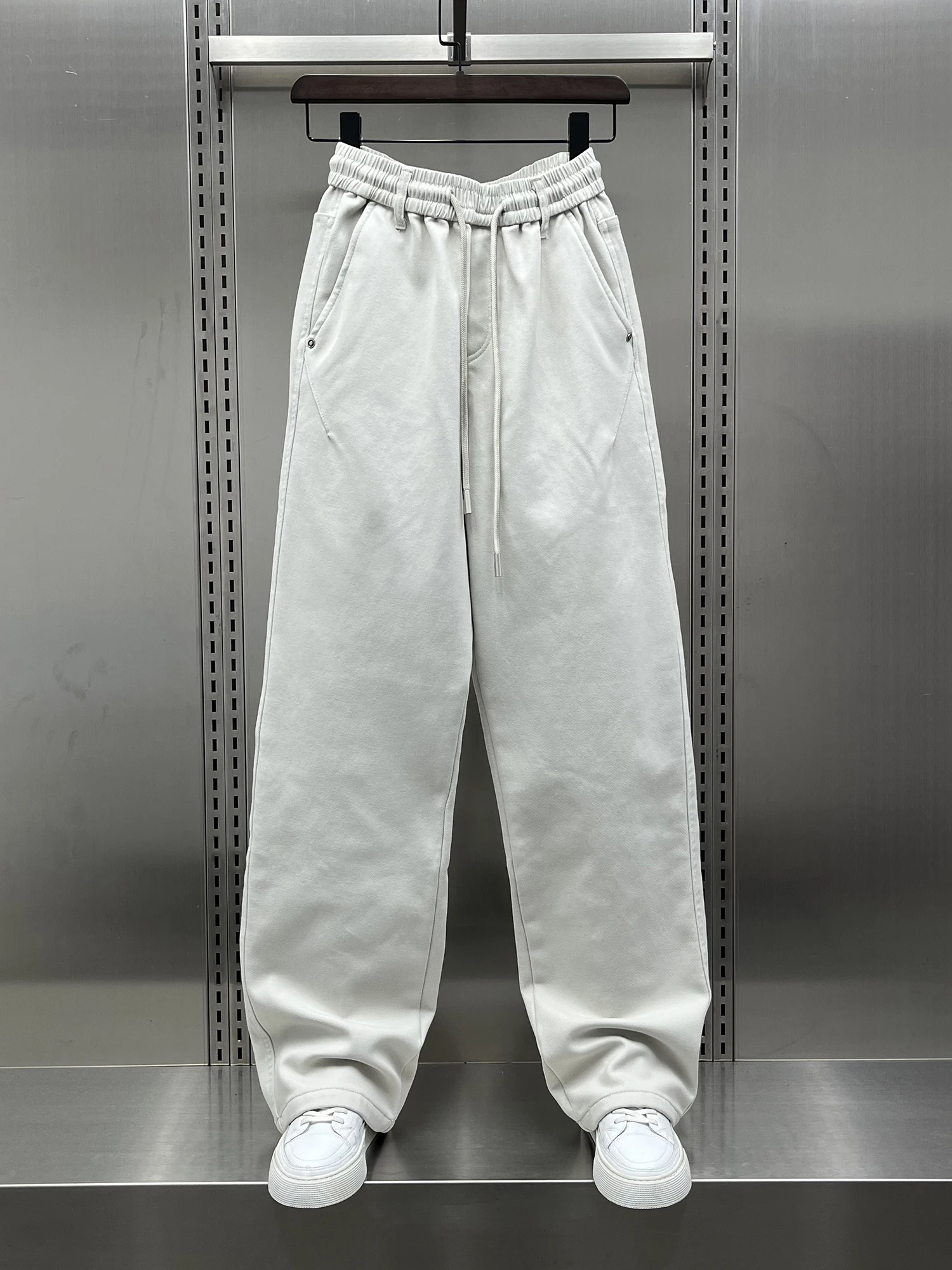 

Модные брендовые мужские повседневные брюки прямого кроя на флисовой подкладке, свободные утепленные зимние спортивные штаны нового фасона однотонного цвета