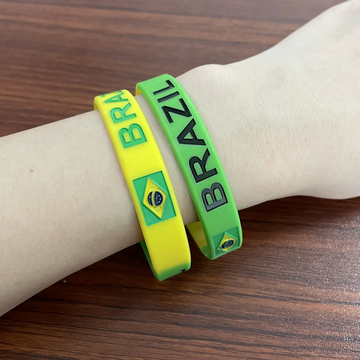 Wholesale 250pcs Engrave Brazil Flag Silicone Bracelets Sports Wristbands National Wrist Strap Men Women Rubber Band Accessories