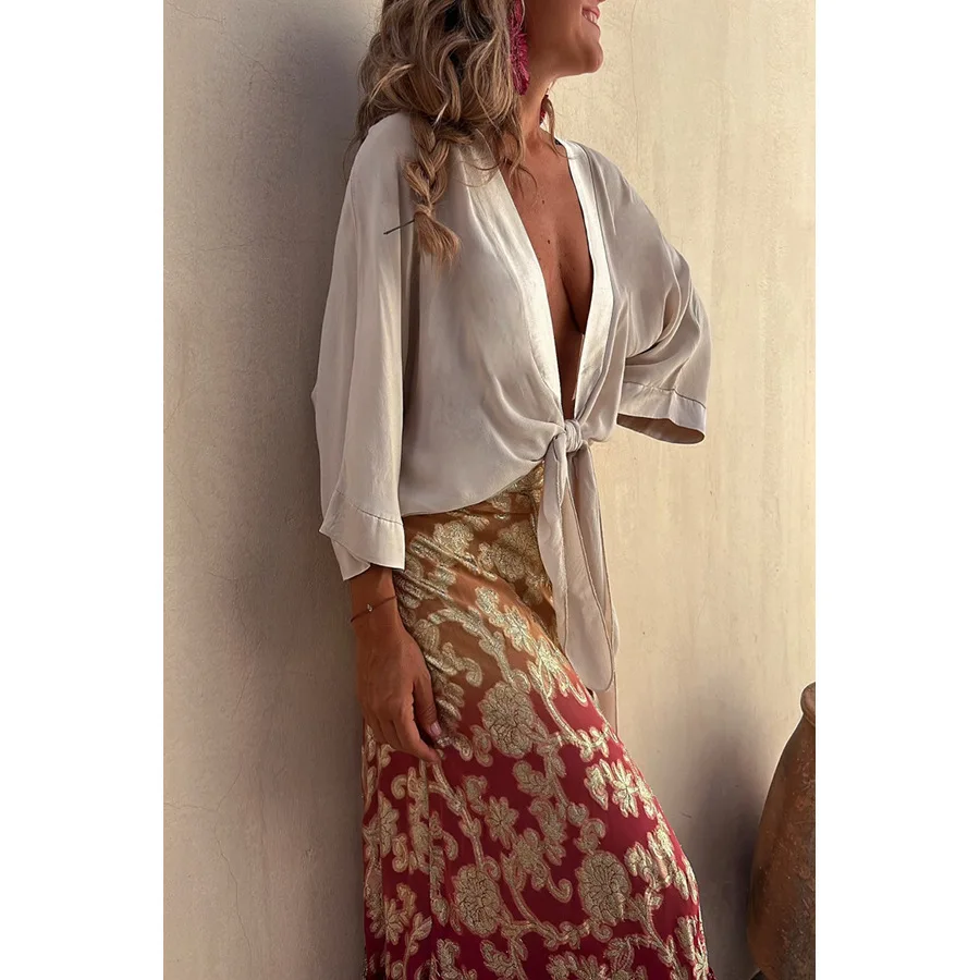 بلوزة نسائية جديدة لربيع وصيف 2023 برباط وأكمام سبعة أرباع INS فضفاضة للإجازات متعددة الألوان