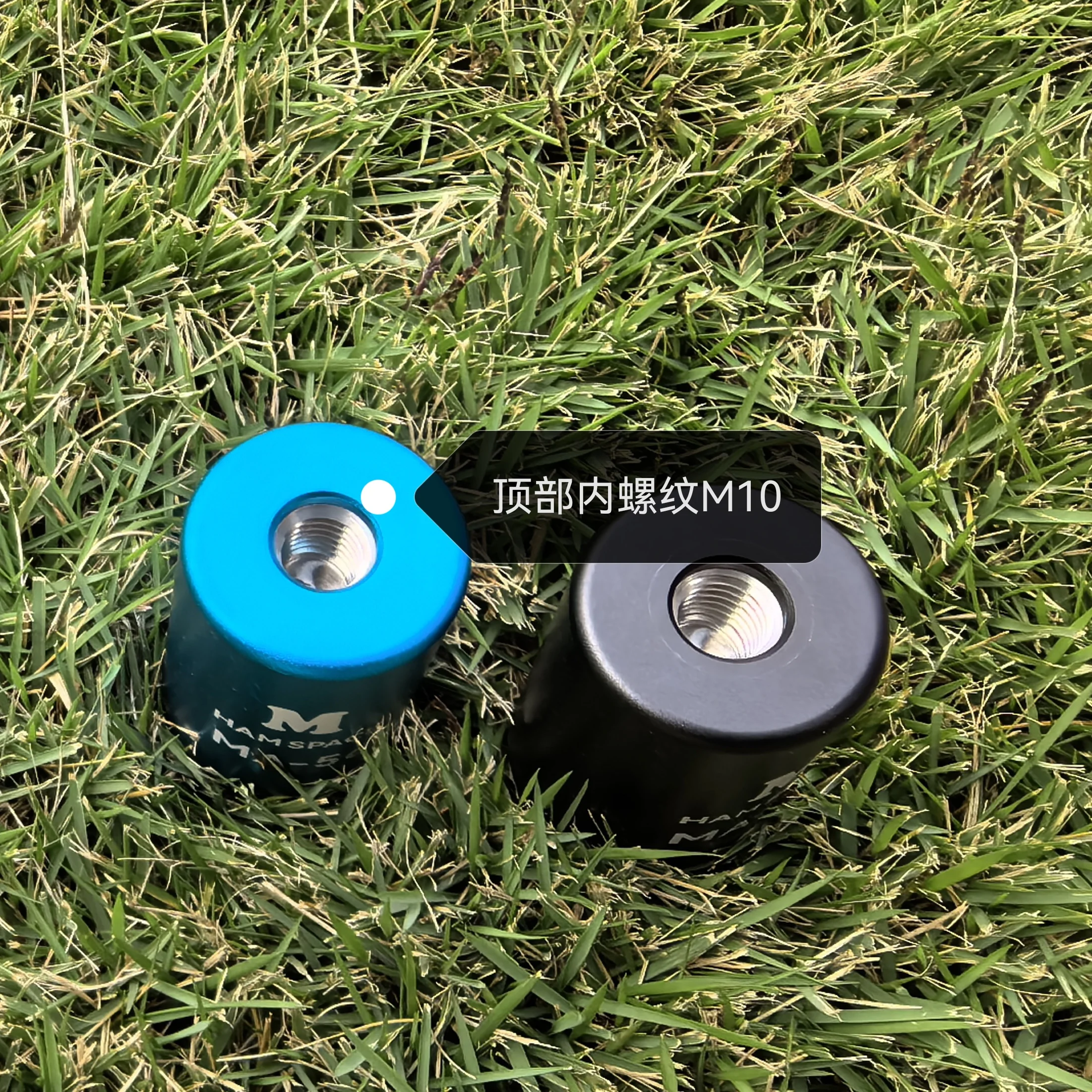 يمكن توصيل قاعدة هوائي الموجات القصيرة MA-56 بقضيب ملولب M10 بطول 5.6 أمتار