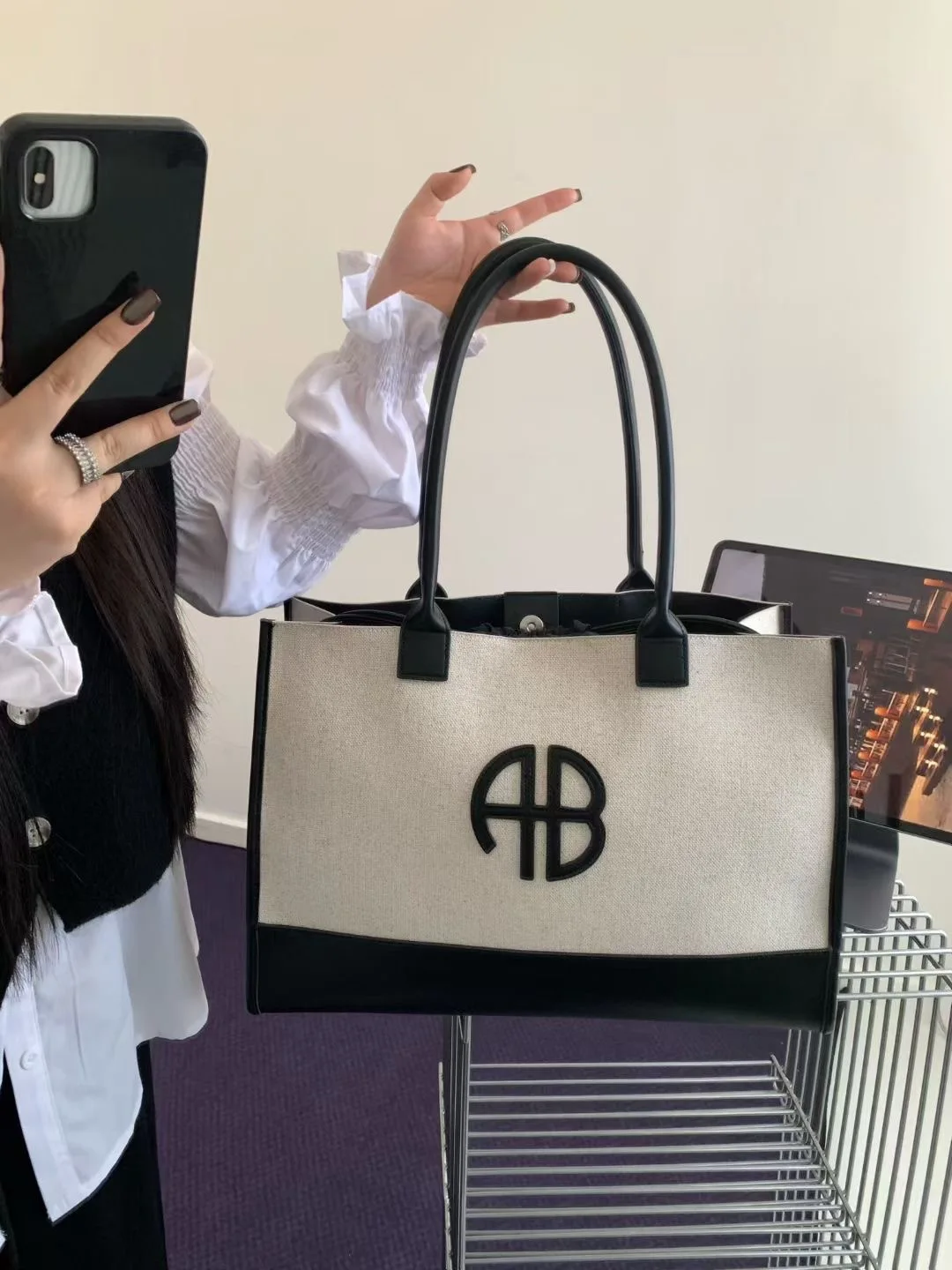 

New Color Block Tote Bag Women Korean Niche Design Casual Fashion Shoulder Bag Large Capacity Commute Zipper Bag Versatile Work