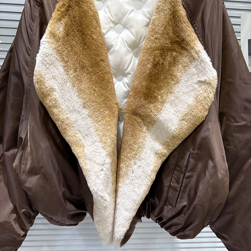 Kurtka puchowa z kołnierzem Mao, gradientem kolorów, ochroną środowiska, w stylu Spicy Girl, nowość na zimę 2025, damska, streetwearowa, z charakterem.