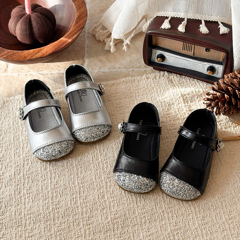

Princess Shoes for Little Girls Sparkling Leather mary janes Magic Tape Spring Autumn Korean Children's Single Flats 22-35