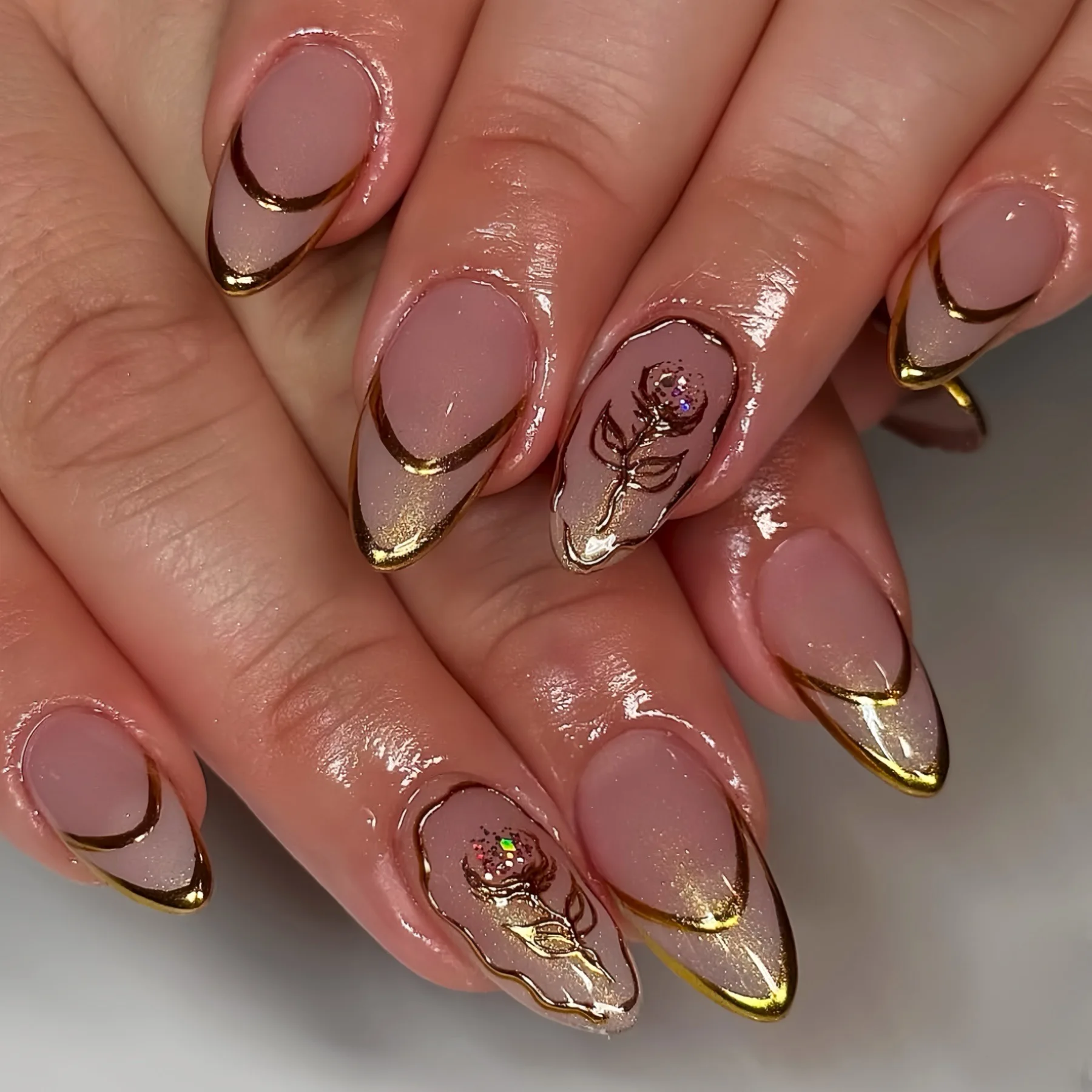 24 قطعة الورود الوردية الحلوة اللوز عصا على الأظافر كاذبة أنماط زهرة ذهبية مع اللؤلؤ الفرنسية الأظافر وهمية للنساء أظافر قابلة للفصل #6