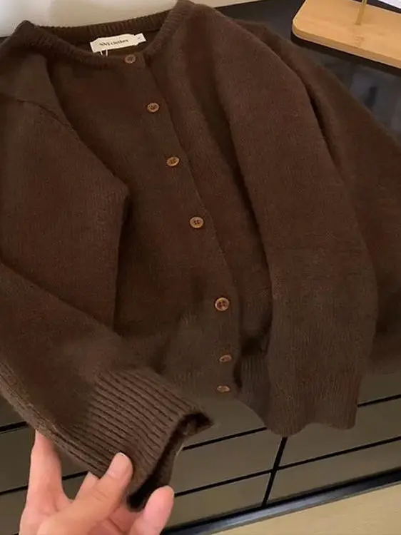 

Вязаный кардиган большого размера, коричневый, с круглым вырезом, повседневный свитер, осенне-зимний, свободного кроя, из мягкого хлопка, на пуговицах, мужской и женский свитер