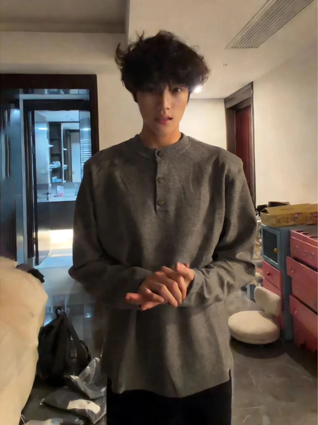 

Мужской трикотажный джемпер темно-серого цвета с воротником хенли, весна-осень, базовый слой, мягкий, комфортный, с длинным рукавом