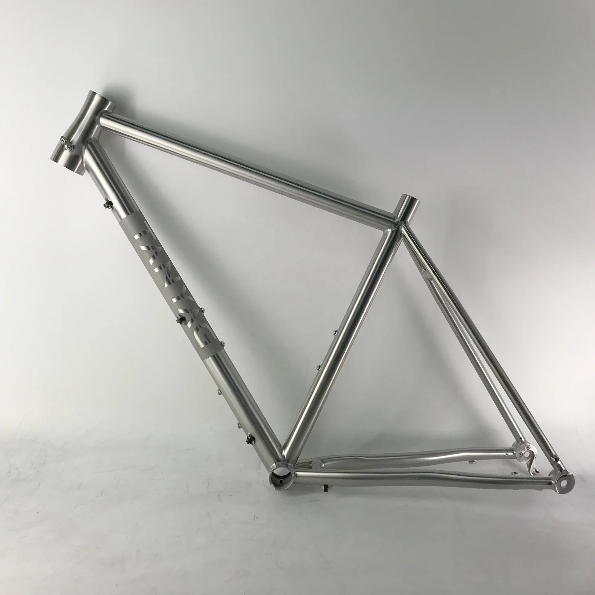 Touring Gravel Bike Flat Disc Brake Design Titanium Road Bike Frame 650B*54c Tire Fit Brush With Sand Blast Logos