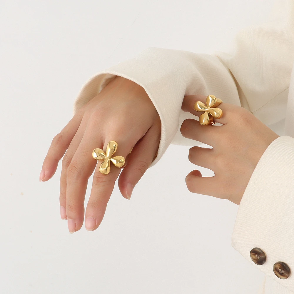 Vintage Flower Rings for Women Stainless Steel Index Ring Exaggerated Style Handwear Romantic Girl Gift Jewelry