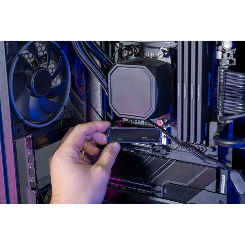 T705 2 تيرابايت PCIe Gen5 NVMe M.2 SSD ما يصل إلى 14,500 ميجابايت/ثانية لعبة جاهزة - محرك الأقراص الصلبة الداخلي (الكمبيوتر الشخصي) + 1mo Adobe CC CT2