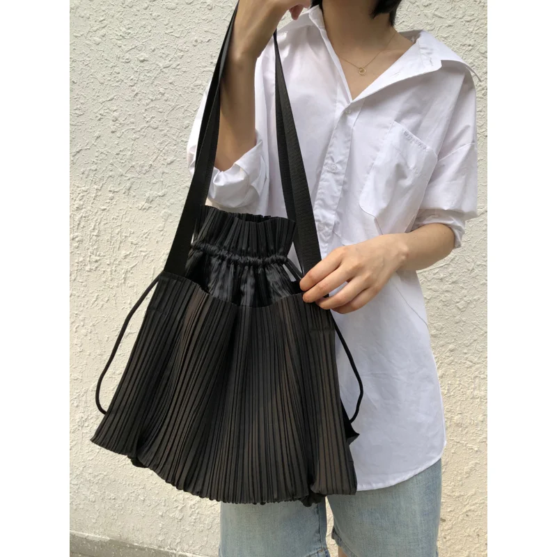 Miyake Pleated Travel Bag Korean 2023 Fashion Shoulder Bags Designer Handbag Tote Bags for Women