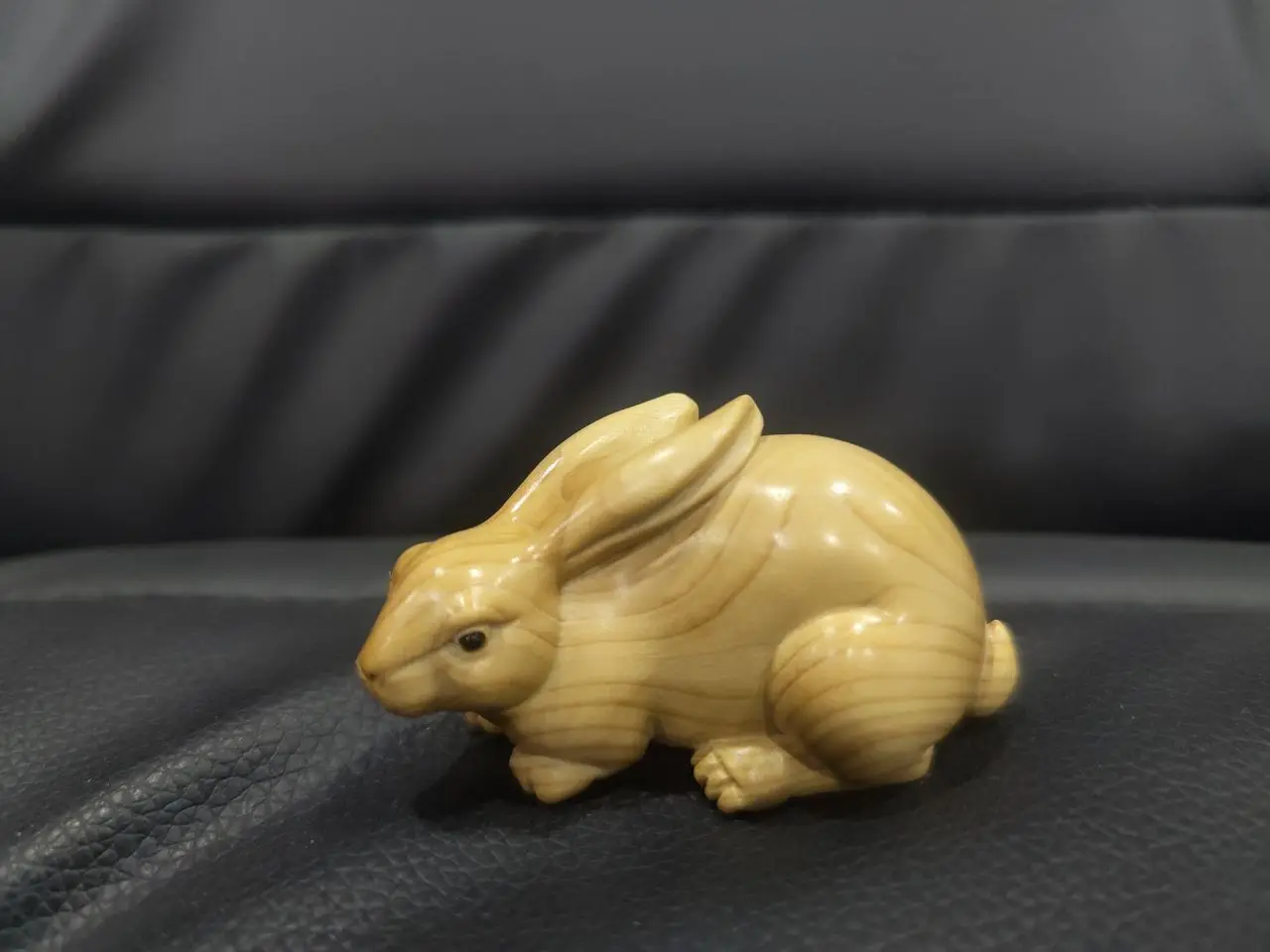 2 " Hand Carved Boxwood Netsuke  : Pretty Rabbit