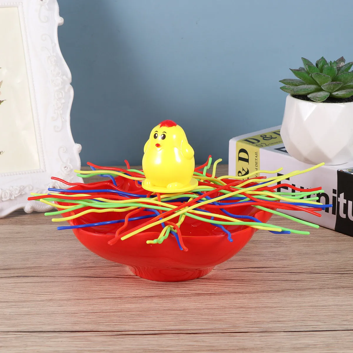 

Настольная игра «Балансирование цыплят» для развития координации рук и глаз, логического мышления, с использованием разноцветных палочек-лапшой