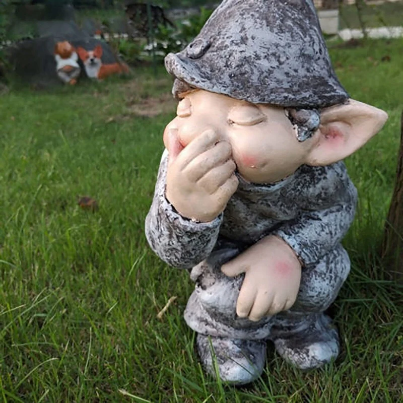 Naughty Gnome Pooping Miniature Statue Pooping Simulating Figurine Mold Funny Resin Dwarf Funny Lifelike Wacky Gift