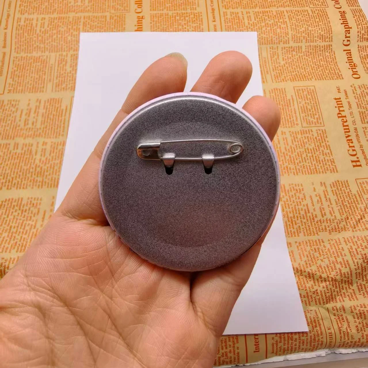 케이팝 데몬 헌터즈 루미 미라 조이 만화 틴플레이트 메탈 핀 배지 액세서리 선물