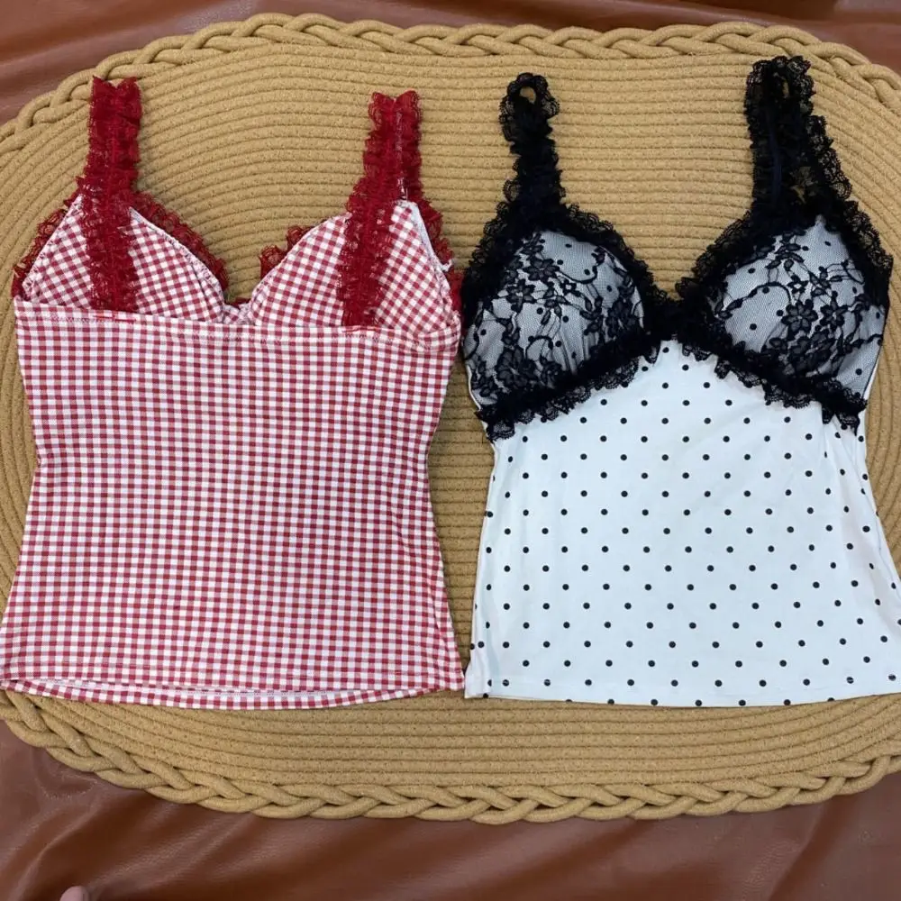 เสื้อครอปแขนกุดสไตล์สาวเปรี้ยว คอวี ผ้าตาข่ายลายจุด เสื้อสายเดี่ยวผู้หญิง ทรงเข้ารูป หวานซ่อนเปรี้ยว ผ้าลูกไม้ พร้อมฟองน้ำเสริมทรง เหมาะสำหรับใส่ไปทะเล