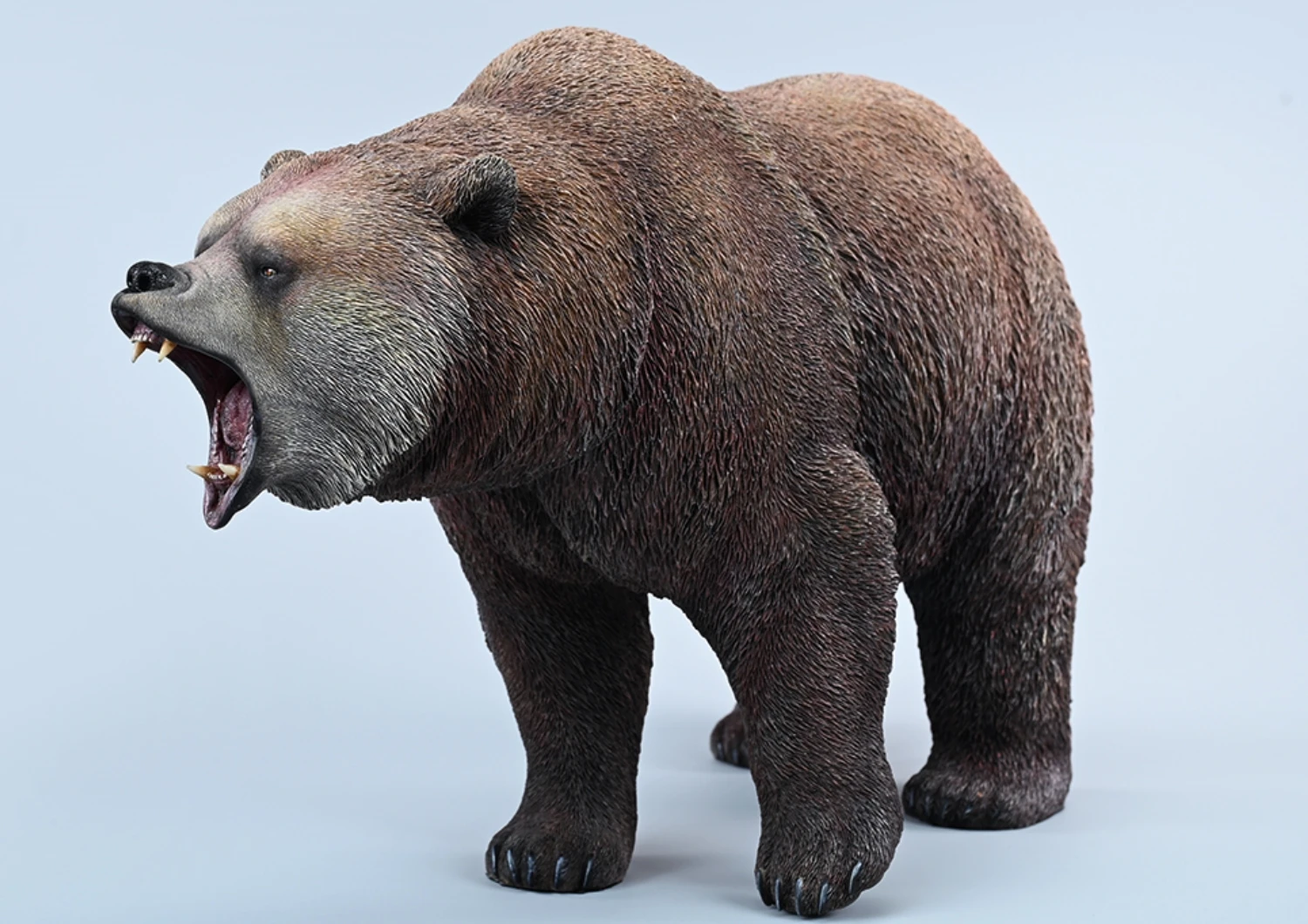 HiPlay JXK Brown Bear 2.0 Figurina esperte dipinta a mano