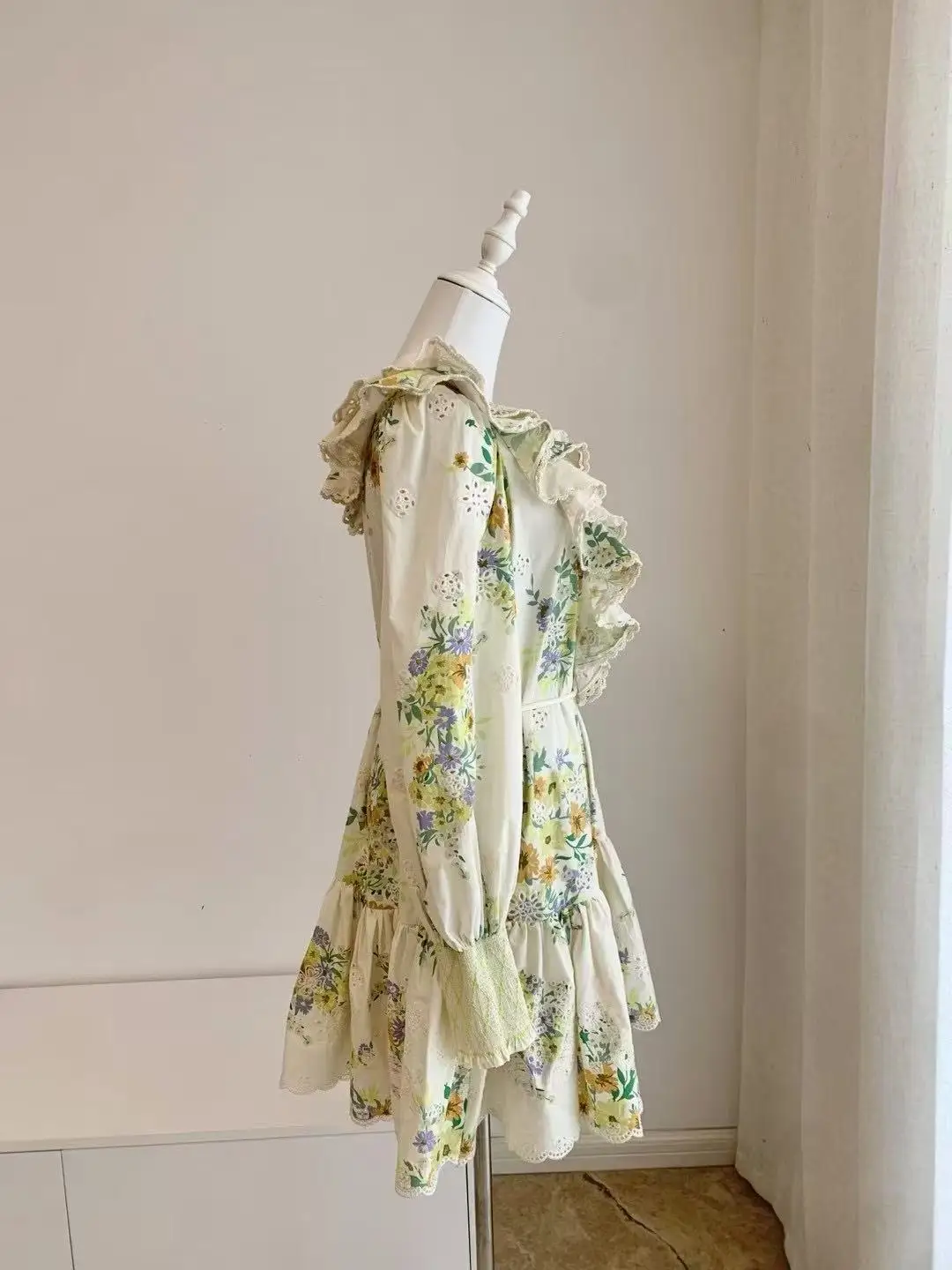 レディースコットンワンピース 100% 長袖 おしゃれな田園風プリント ミニワンピース レース裾付き