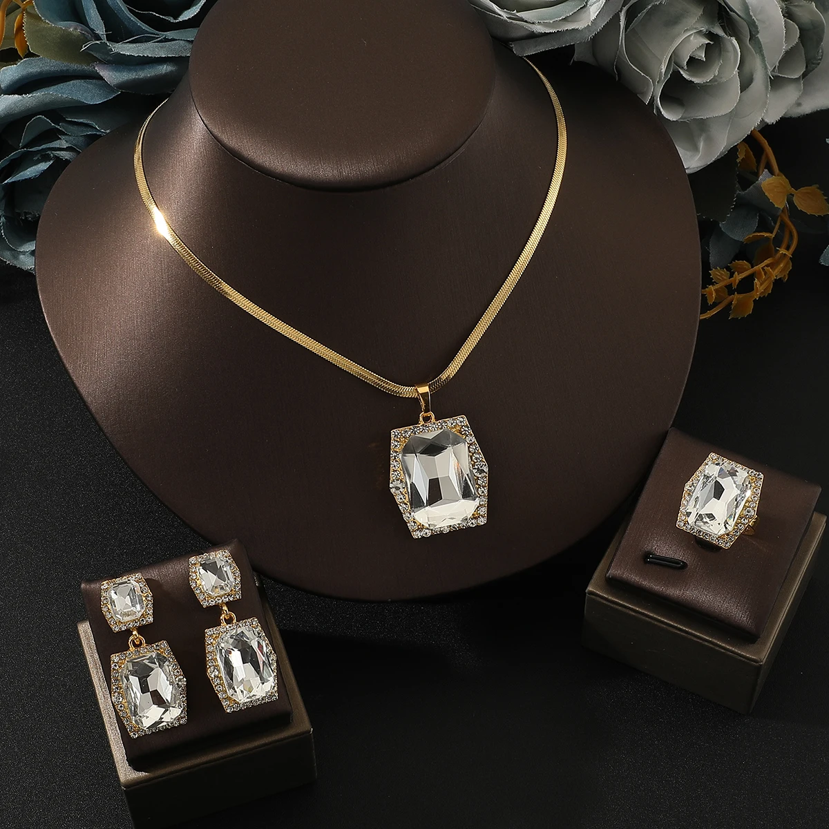 Classic Emerald Pendant Jewelry Sets For Women Zircon Ring Earrings Necklace Wedding Bridal Elegant Christmas Gift
