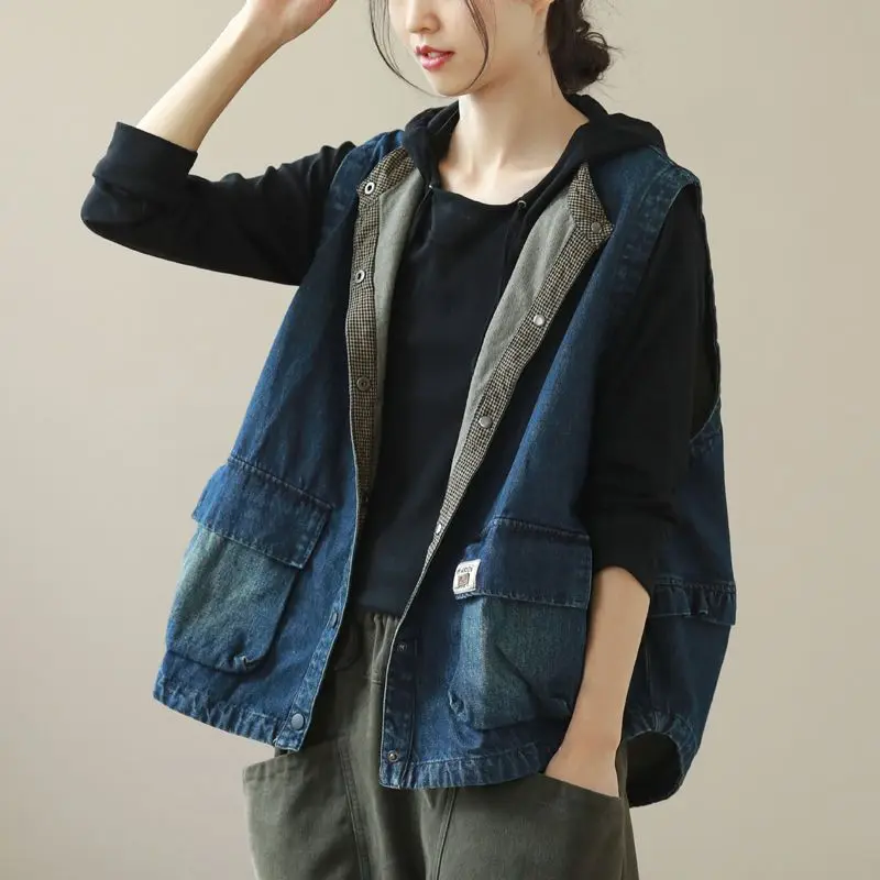 

New denim vest women's versatile outerwear 2025 Korean version loose artistic fashionable casual round neck short vest